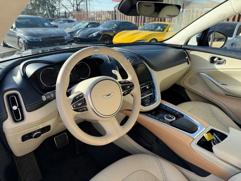 Used 2021 Aston Martin DBX Sport Utility 4D image 9