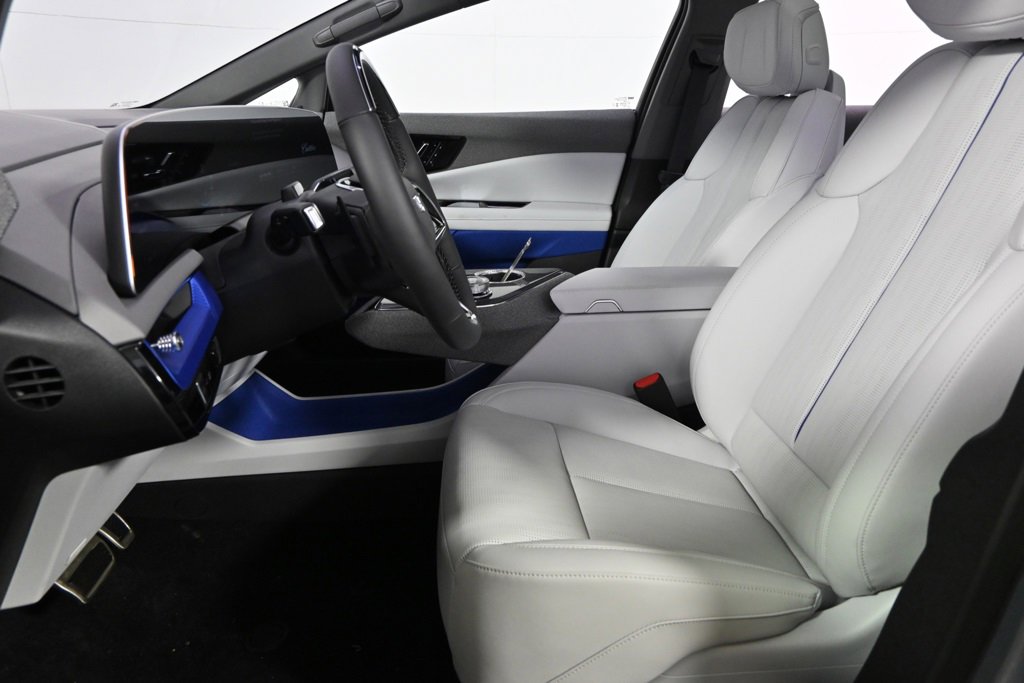 New 2026 Cadillac Optiq Luxury 2 image 13