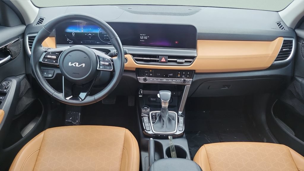 Used 2024 Kia Seltos EX FWD image 11