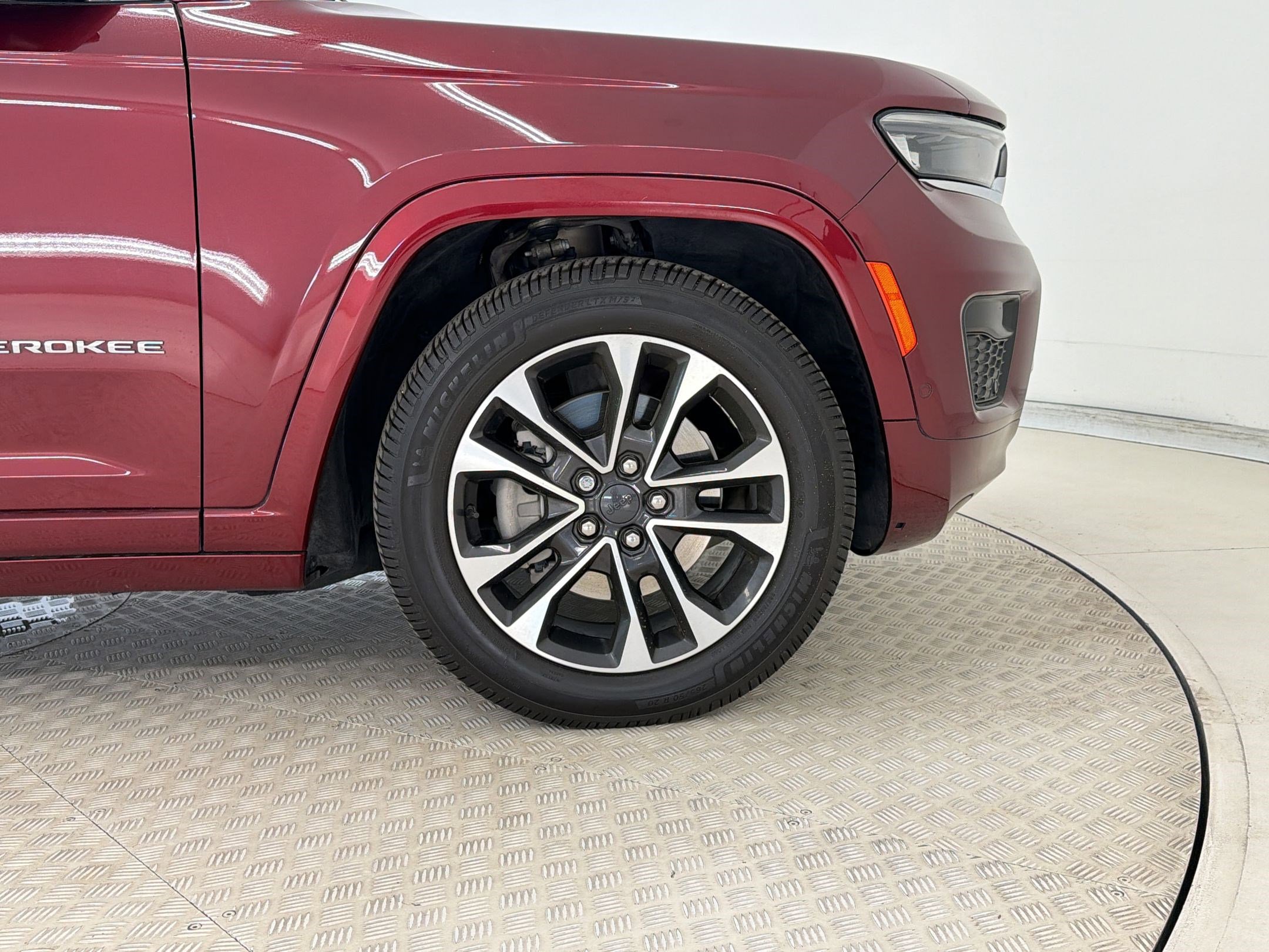 Used 2022 Jeep Grand Cherokee L Overland w/ Luxury Tech Group IV image 12