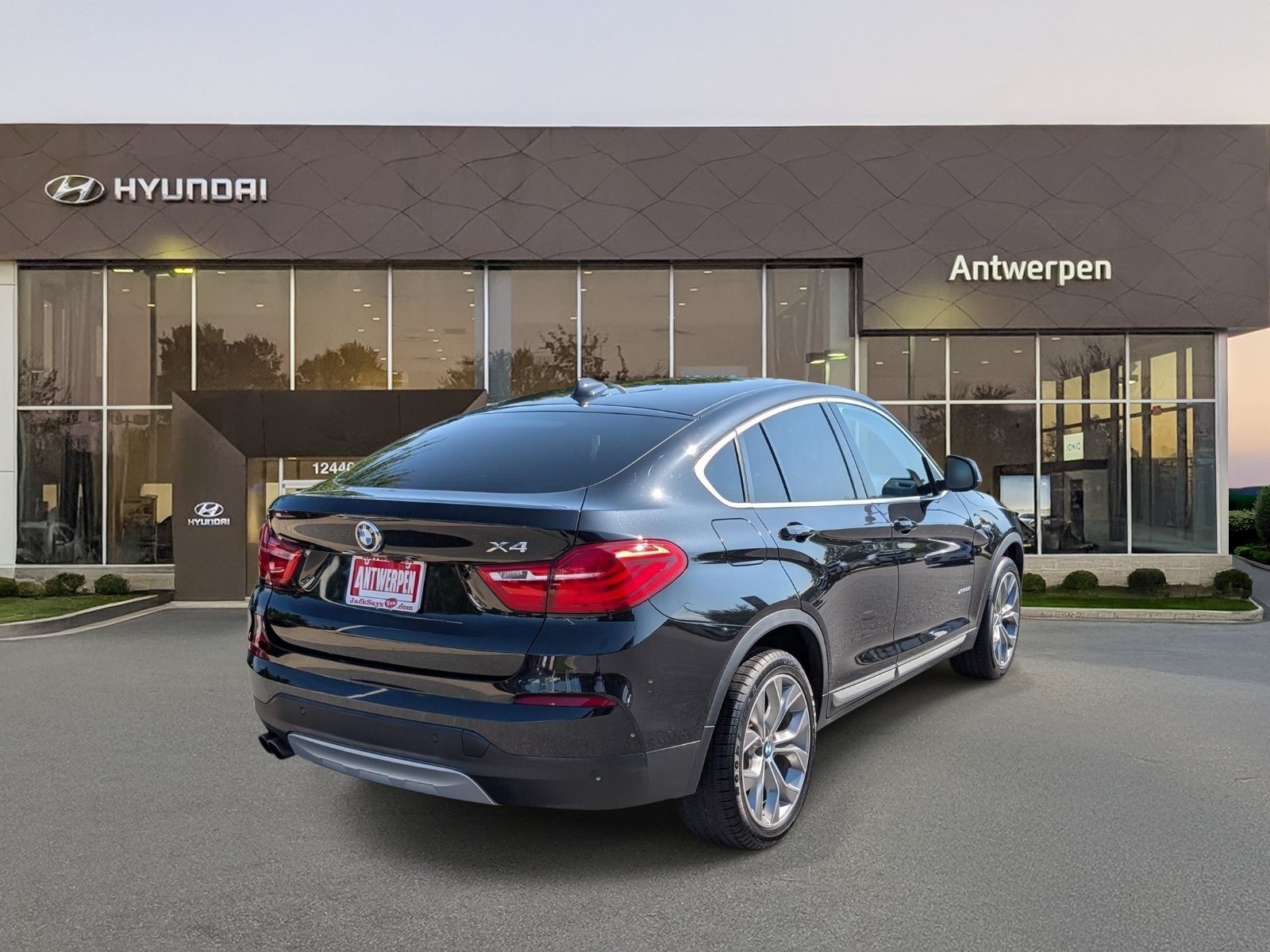 Used 2016 BMW X4 xDrive28i AWD/4WD image 3
