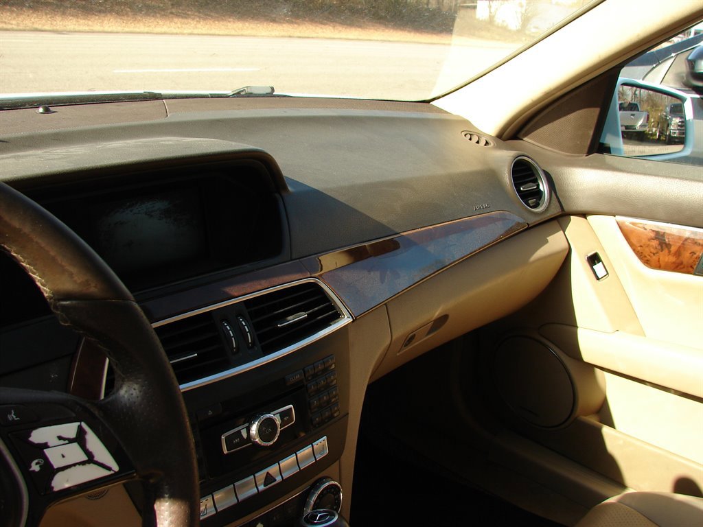 Used 2014 Mercedes-Benz C 250 Sedan image 8