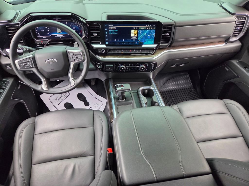 Used 2025 Chevrolet Silverado 1500 LT Trail Boss w/ Convenience Package II image 9