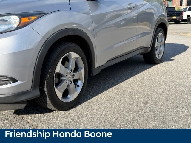 Used 2017 Honda HR-V LX image 9