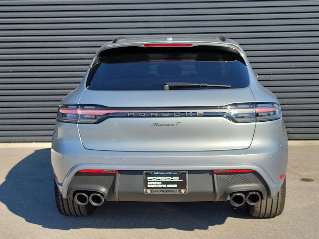 Certified 2025 Porsche Macan Turbo image 4