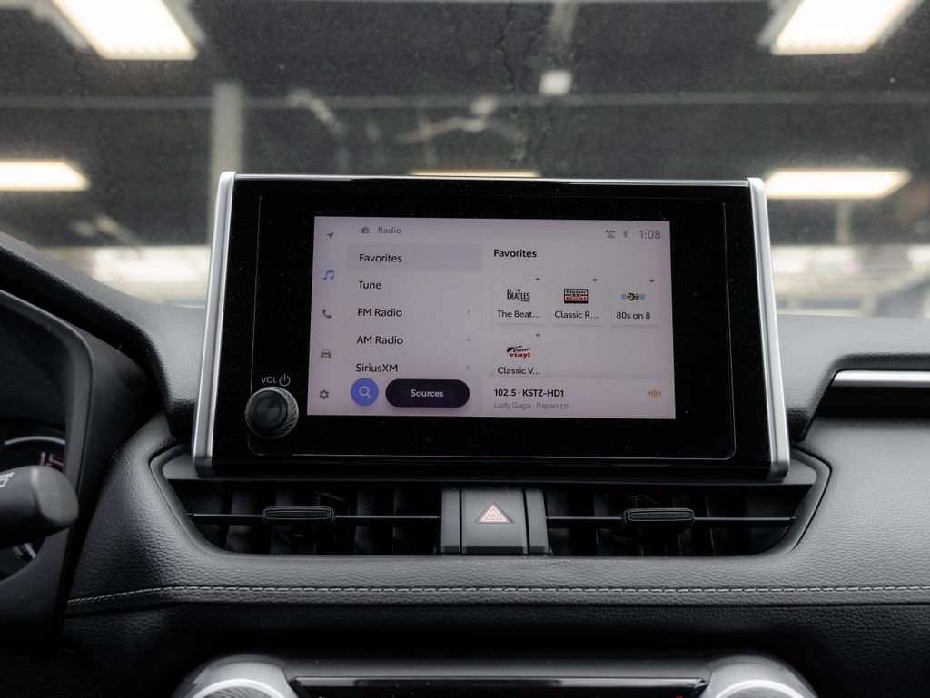 Used 2024 Toyota RAV4 LE AWD/4WD image 17
