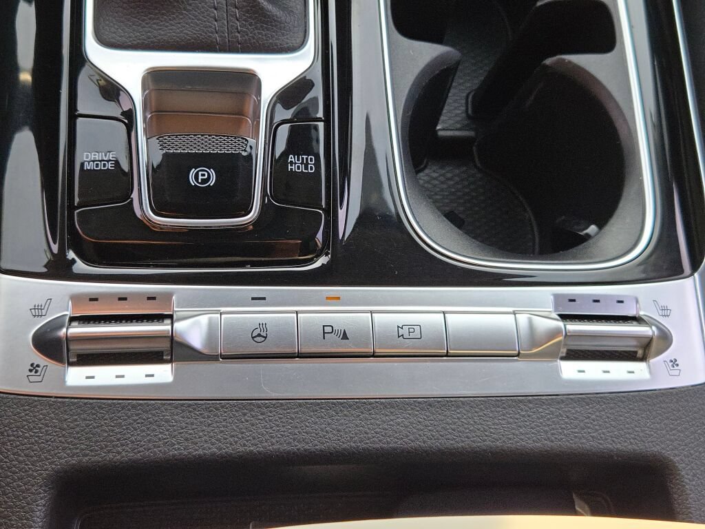 Used 2022 Kia Carnival SX Prestige FWD image 35