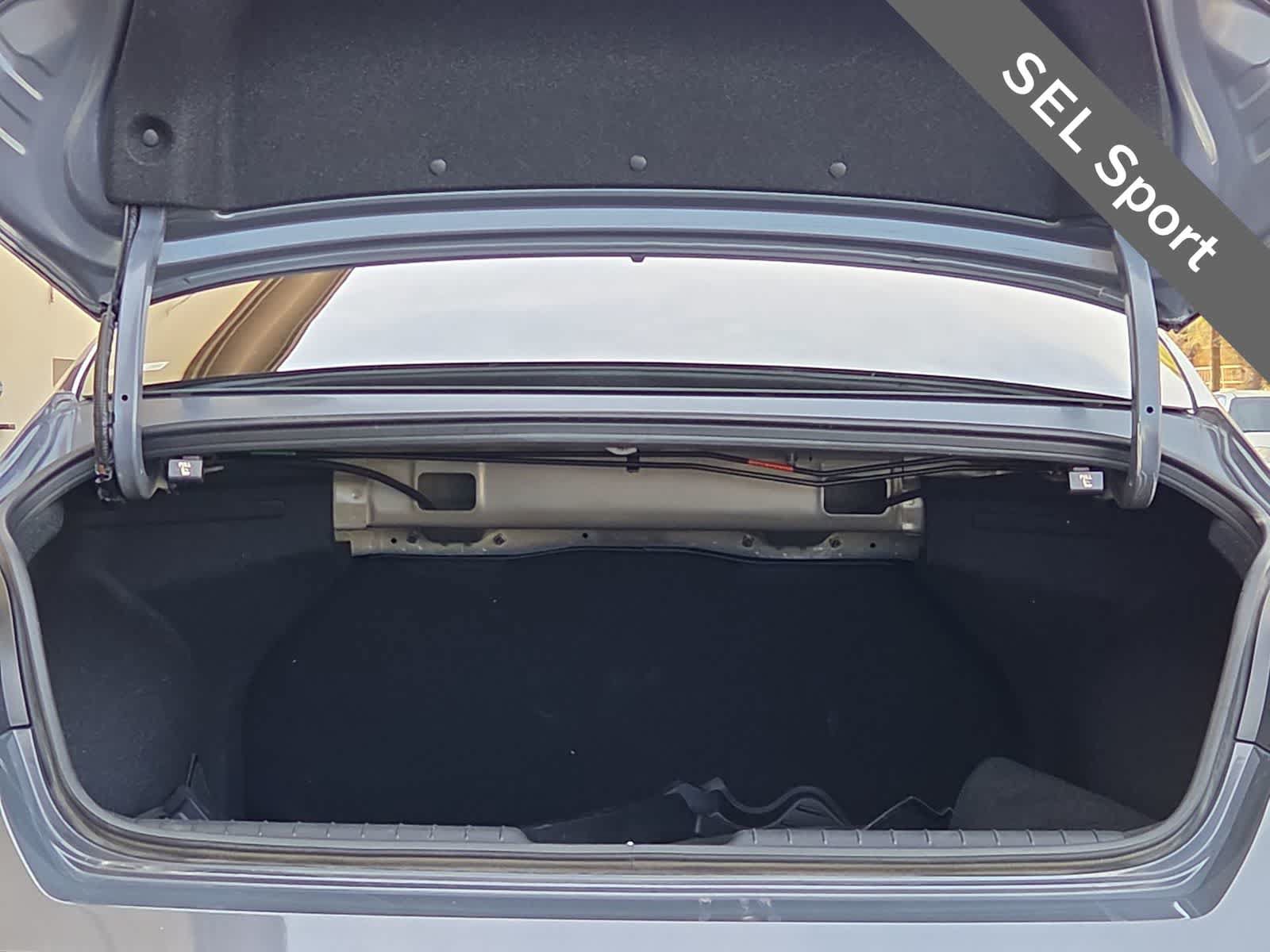 Certified 2025 Hyundai Elantra Sport FWD image 23