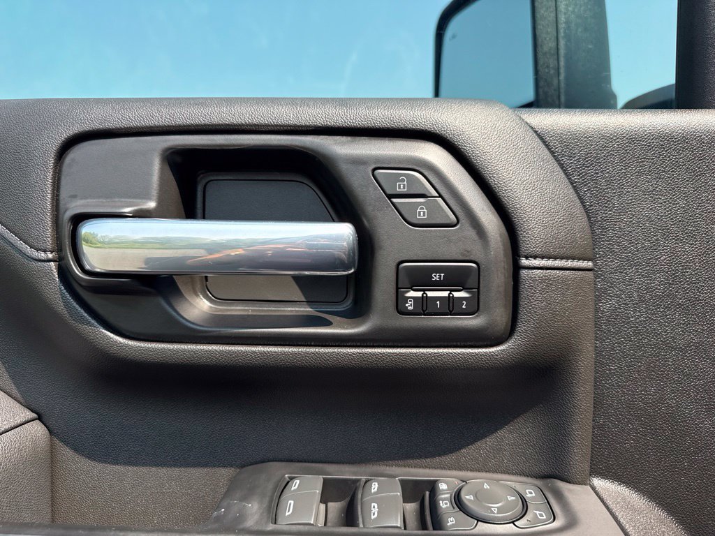 Used 2022 Chevrolet Silverado 2500 LTZ w/ LTZ Convenience Package AWD/4WD image 30