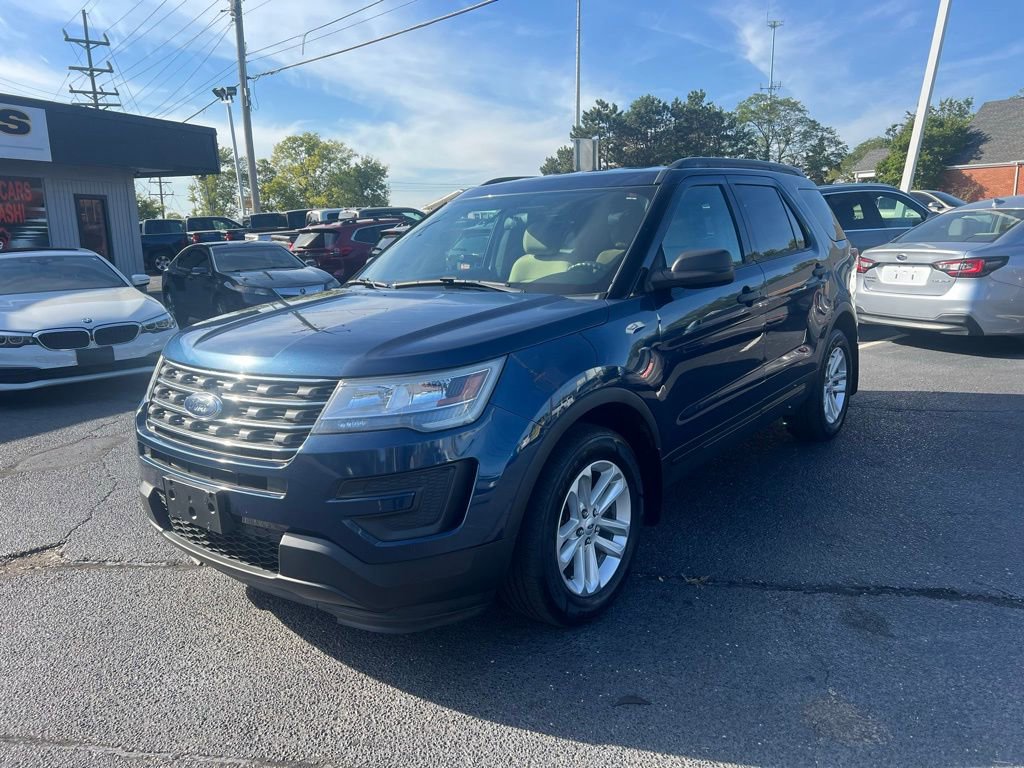 Used 2017 Ford Explorer 4WD image 2