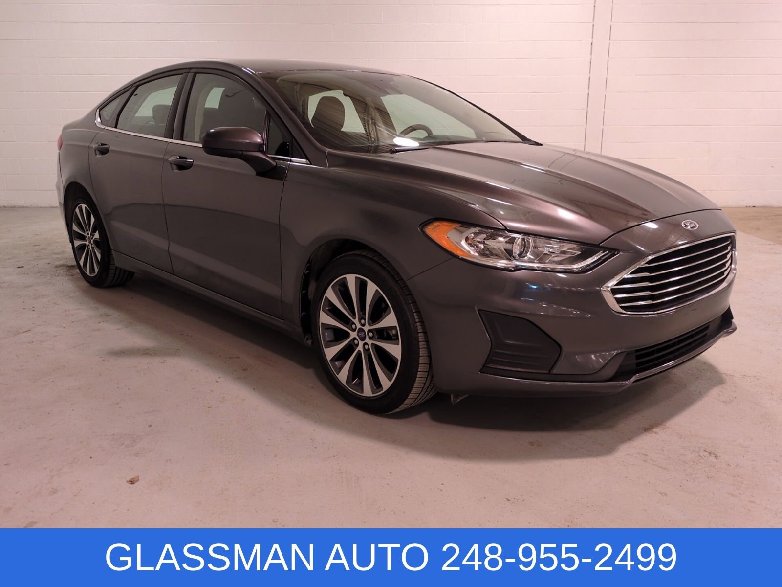 Used 2020 Ford Fusion SE image 1