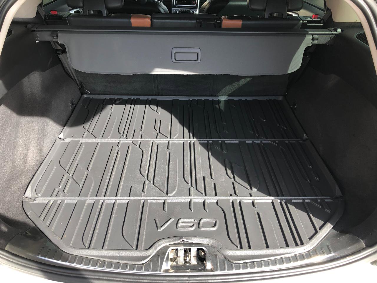 Used 2017 Volvo V60 T5 Cross Country w/ Convenience Package image 31