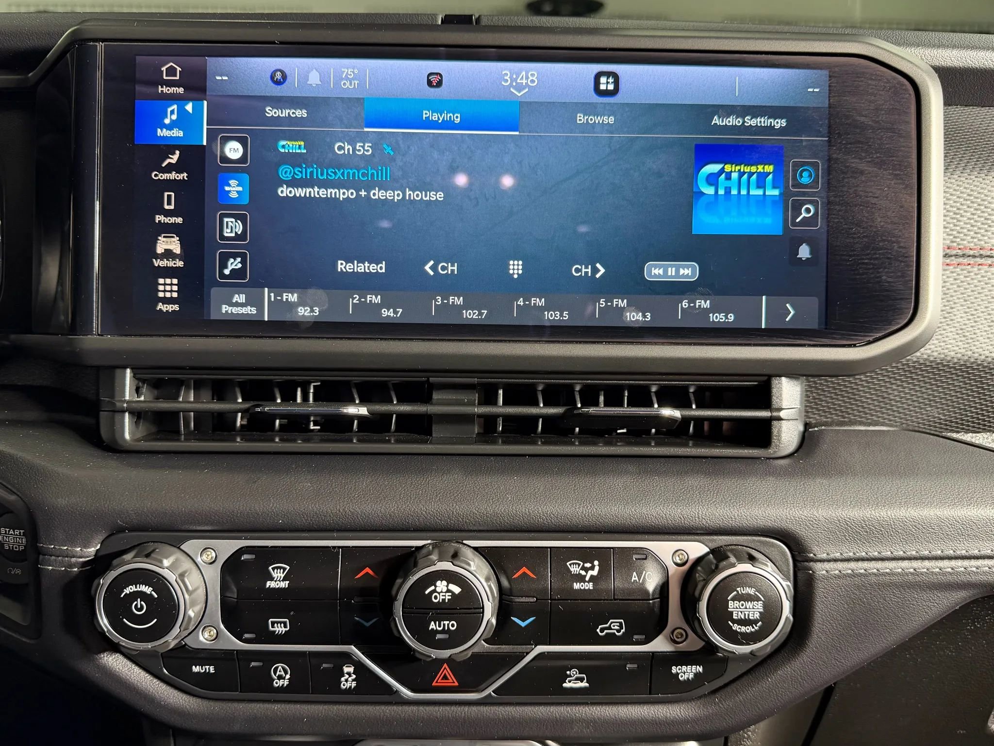 Used 2025 Jeep Wrangler Unlimited Rubicon image 18