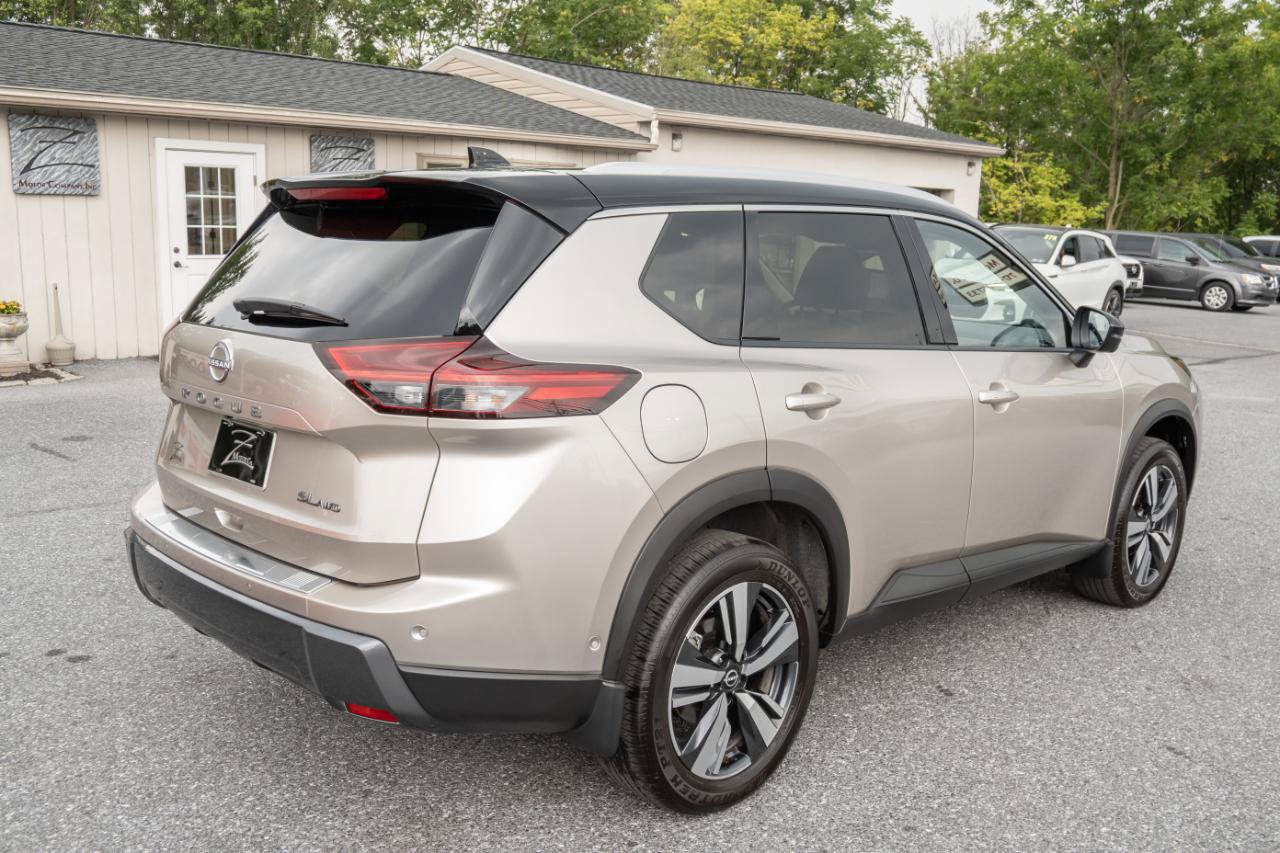 Used 2025 Nissan Rogue SL w/ SL Premium Package AWD/4WD image 11