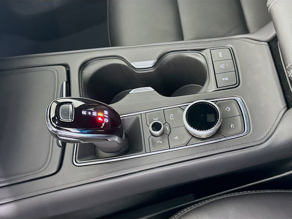 Used 2024 Cadillac XT4 Premium Luxury image 16