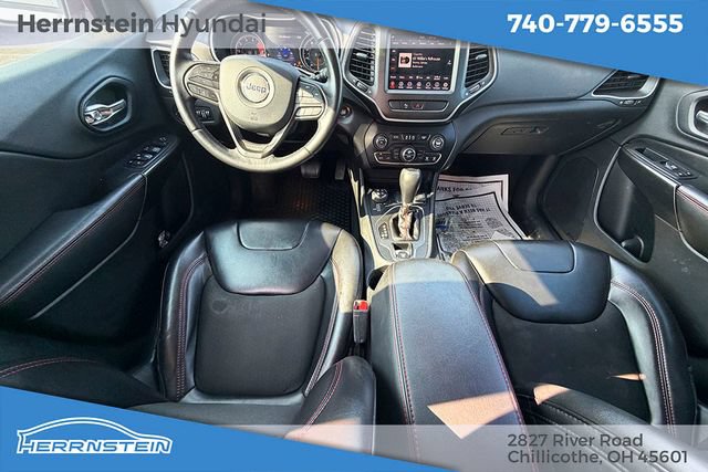 Used 2019 Jeep Cherokee Trailhawk AWD/4WD image 10