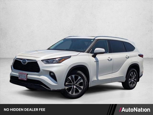 Used 2020 Toyota Highlander XLE AWD/4WD image 1