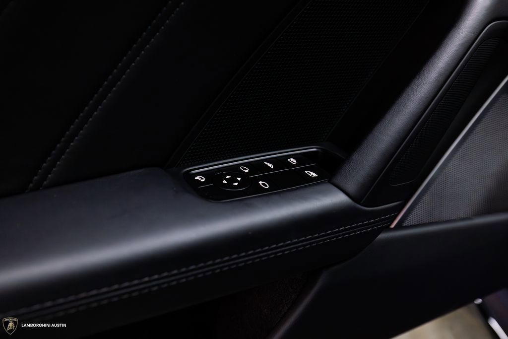 Used 2025 Porsche 911 Turbo S AWD/4WD image 17