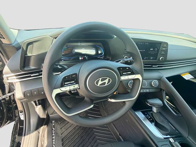 New 2026 Hyundai Elantra SE FWD image 11