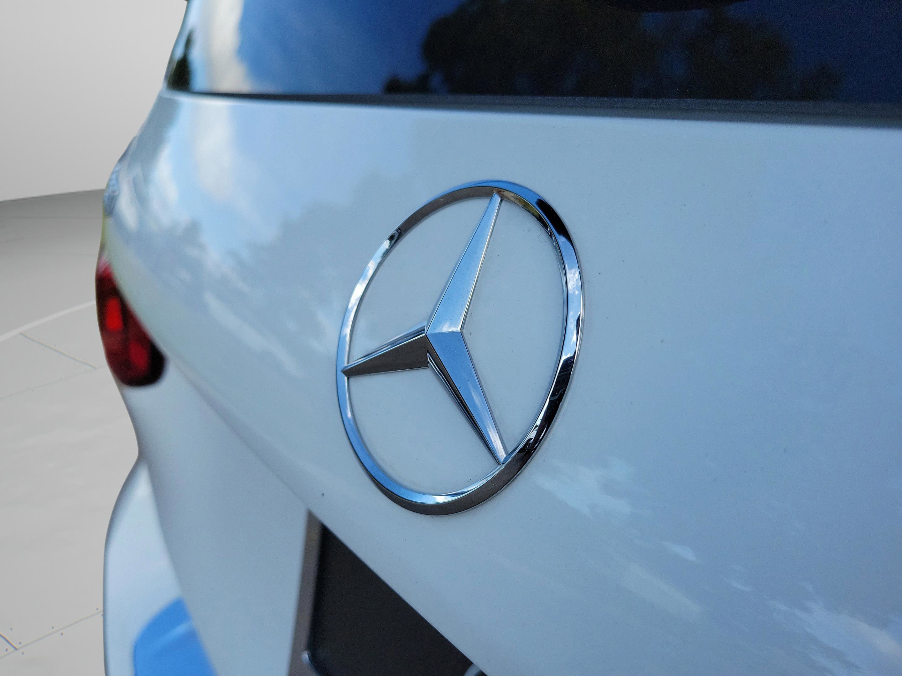 Certified 2025 Mercedes-Benz GLB 250 image 8