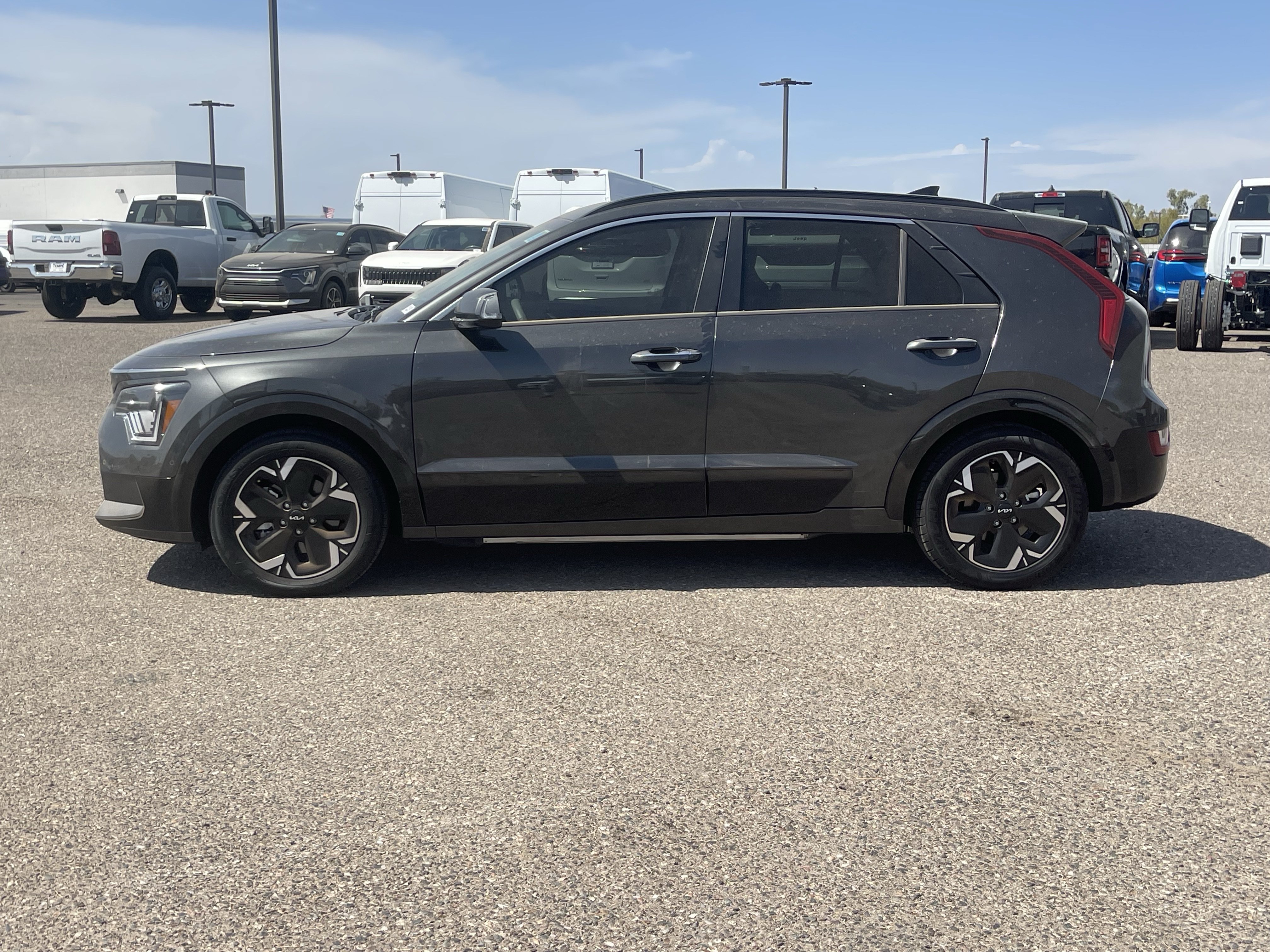 Certified 2023 Kia Niro Wave FWD image 3