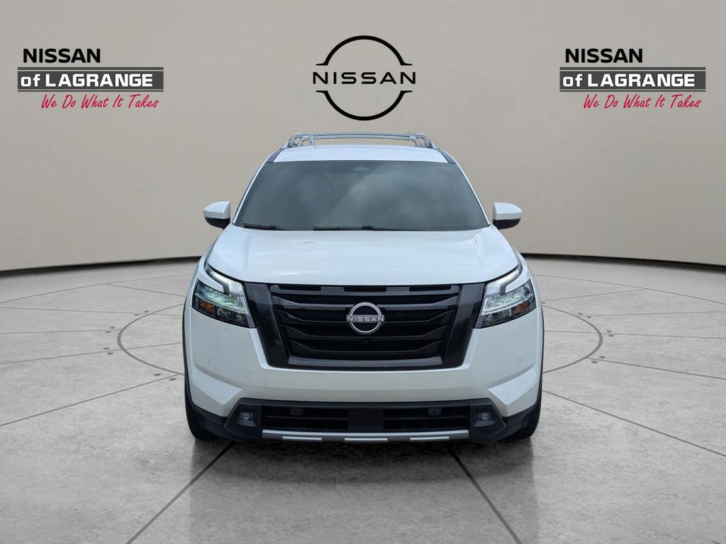 Used 2022 Nissan Pathfinder SL w/ Cargo Package AWD/4WD image 2