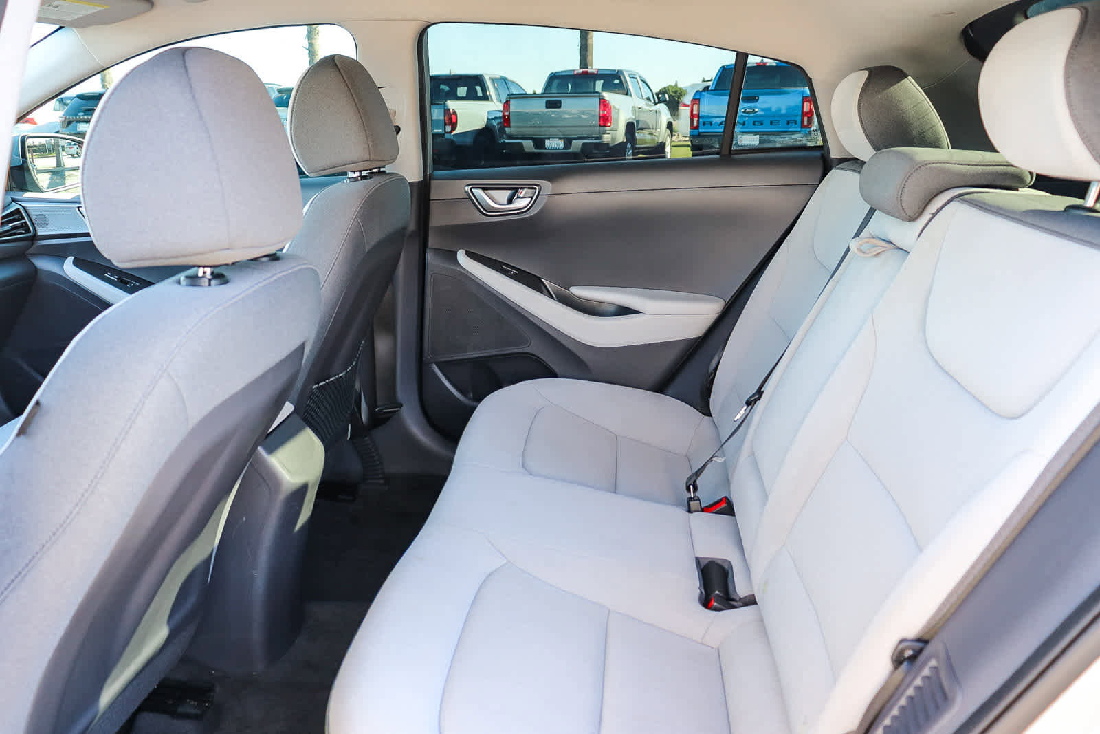 Used 2022 Hyundai Ioniq SE image 19