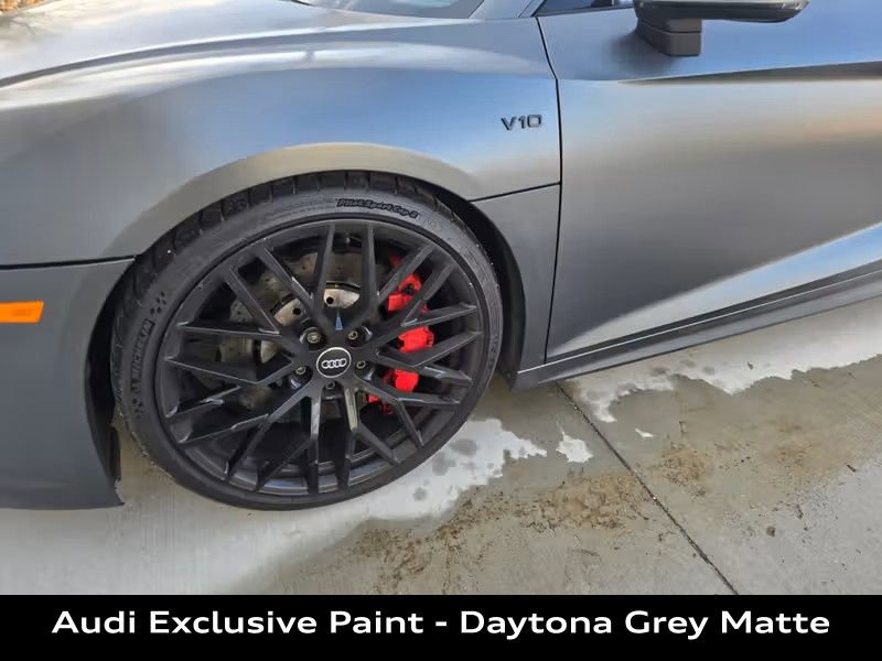 Used 2017 Audi R8 V10 w/ Carbon Exterior Package image 8