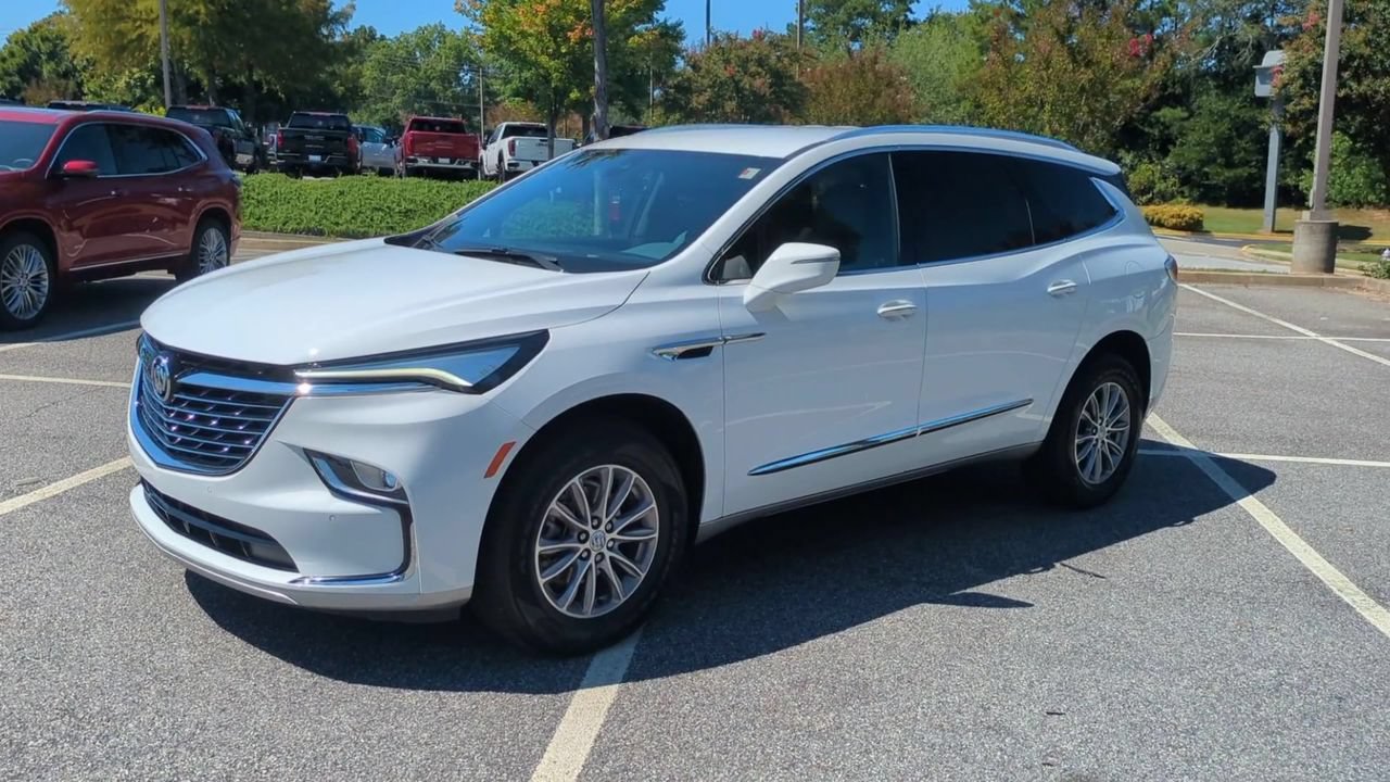 Used 2023 Buick Enclave Essence w/ Trailering Package, 5000 lbs. FWD image 4