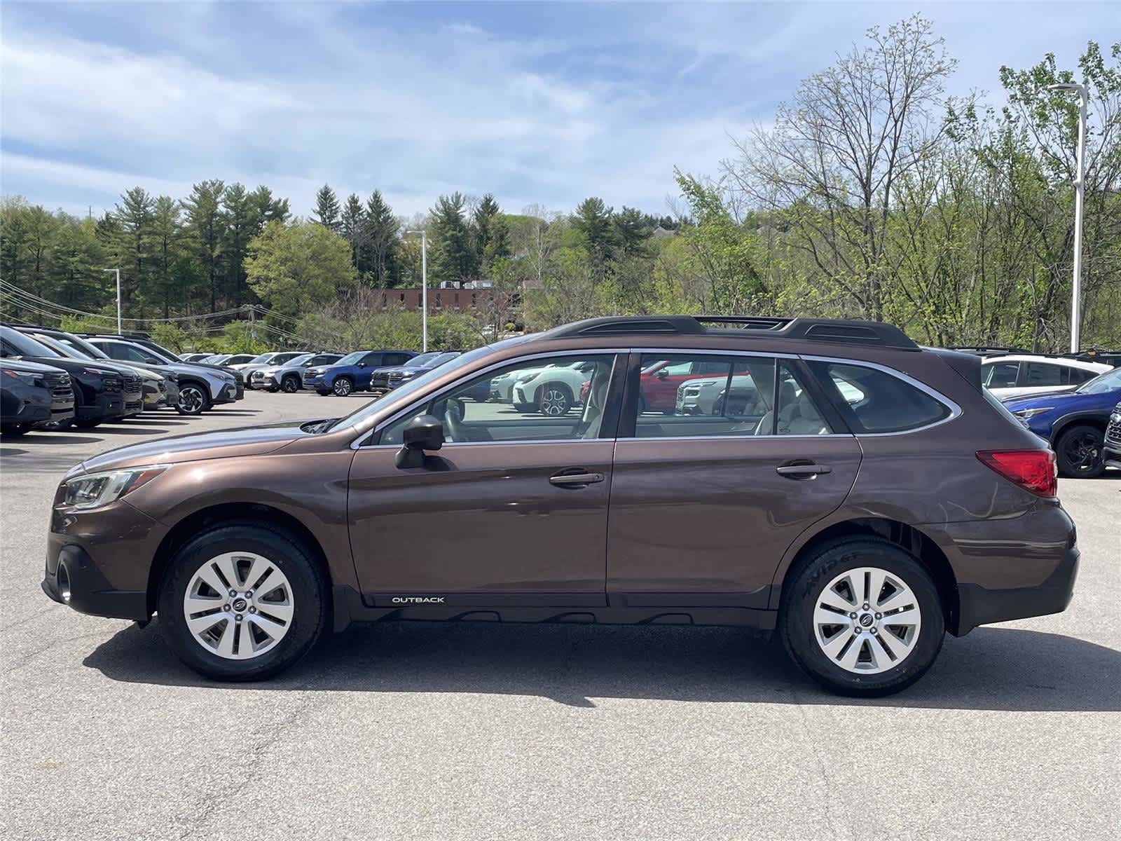 Used 2019 Subaru Outback 2.5i AWD/4WD image 2