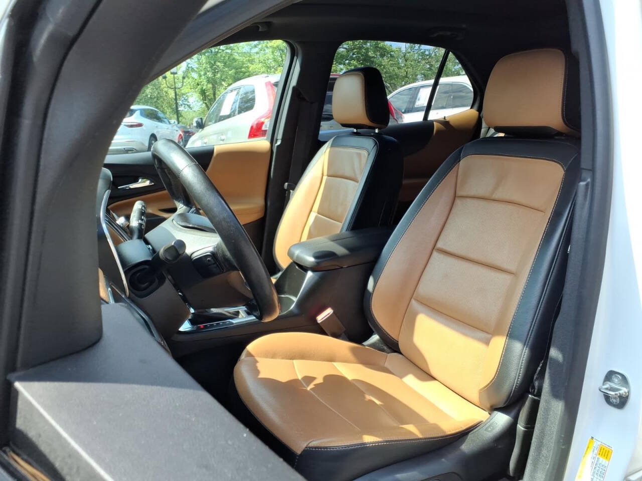 Used 2019 Chevrolet Equinox Premier AWD/4WD image 2