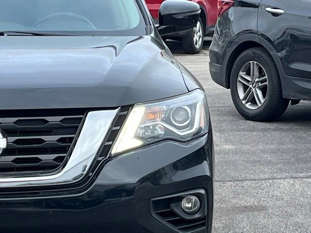 Used 2019 Nissan Pathfinder SV image 15