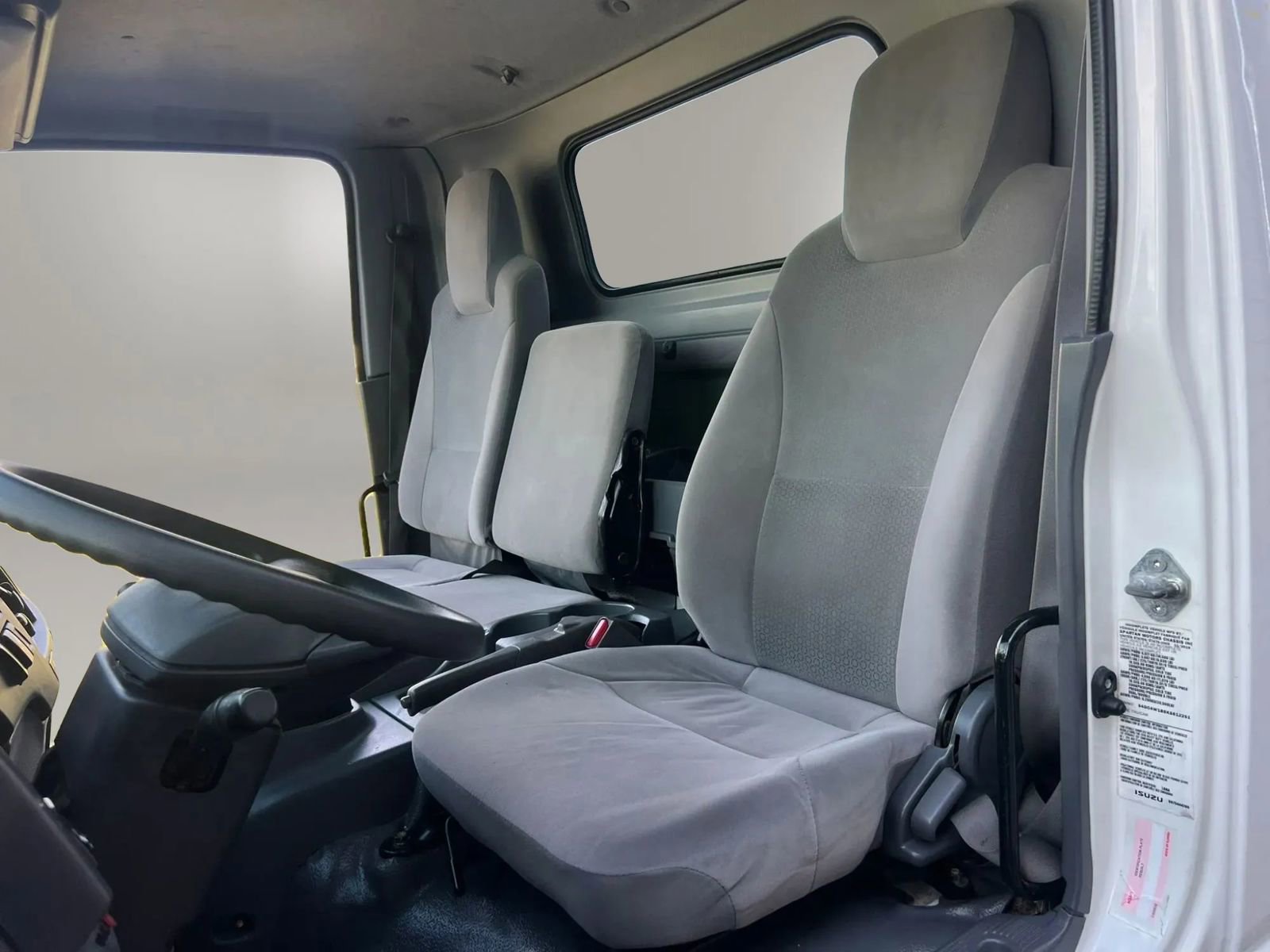Used 2019 Isuzu NPR RWD image 8