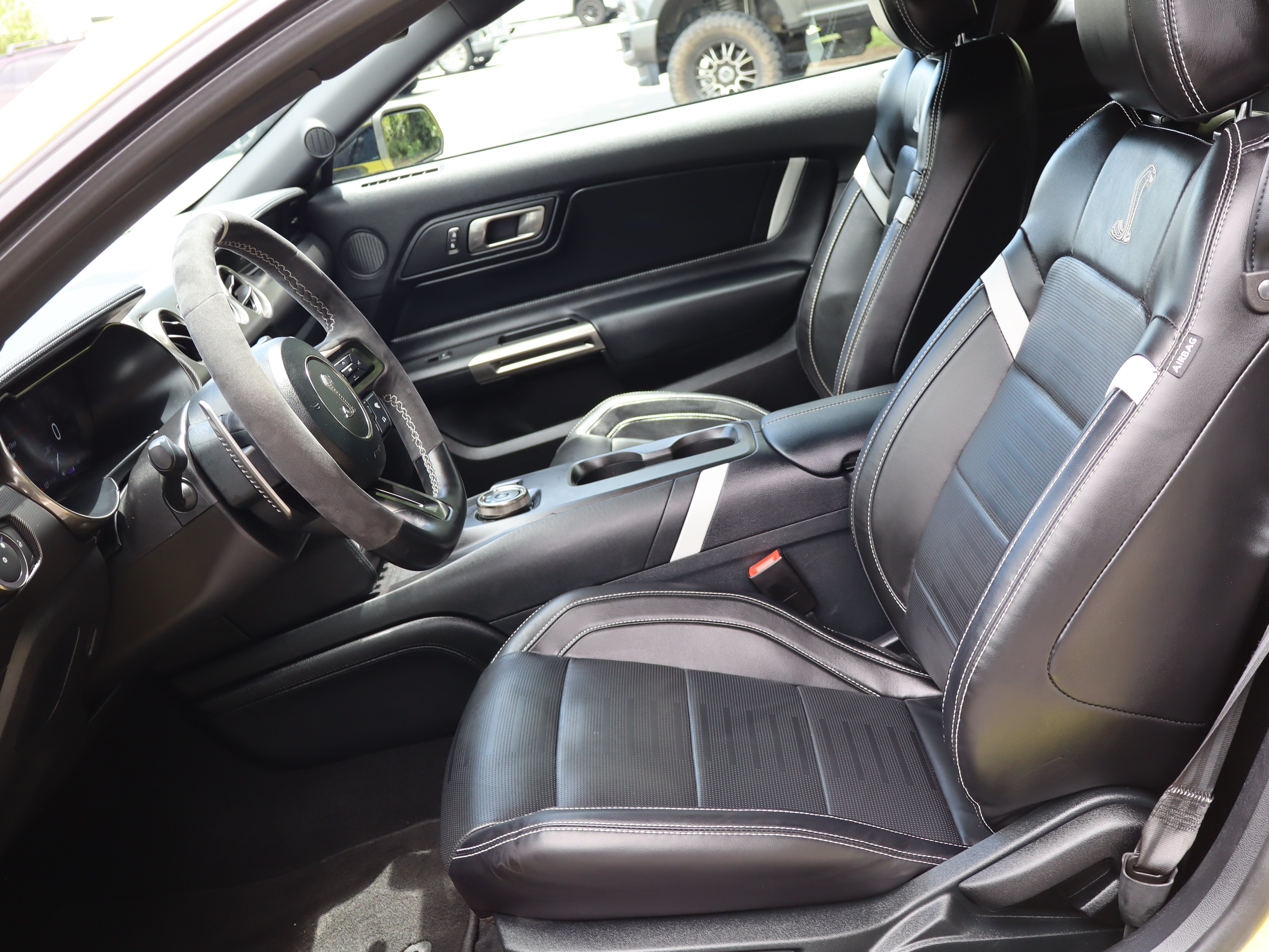 Used 2021 Ford Mustang Shelby GT500 w/ Technology Package RWD image 18