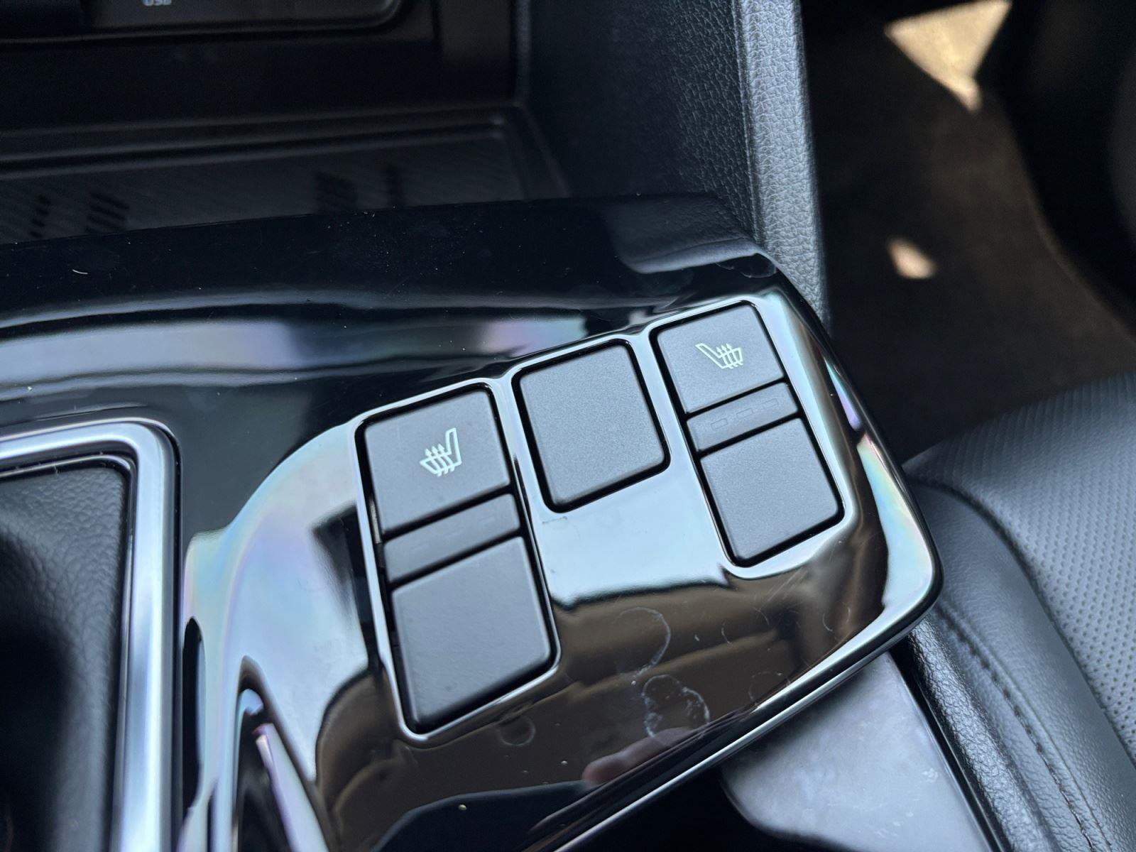 Used 2025 Kia Sportage SX FWD image 32