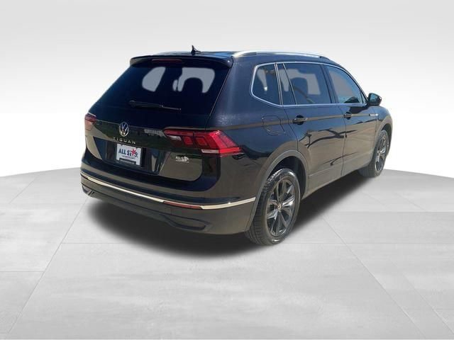 Used 2024 Volkswagen Tiguan SE image 9