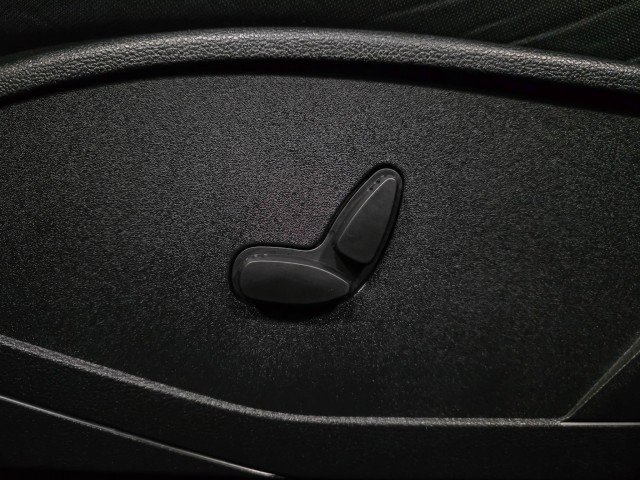 Used 2020 Ford Transit Connect XLT image 31