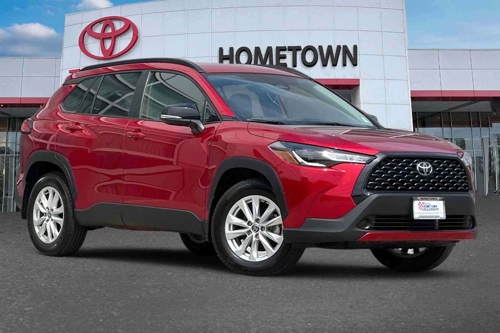 Certified 2025 Toyota Corolla Cross LE AWD/4WD image 2