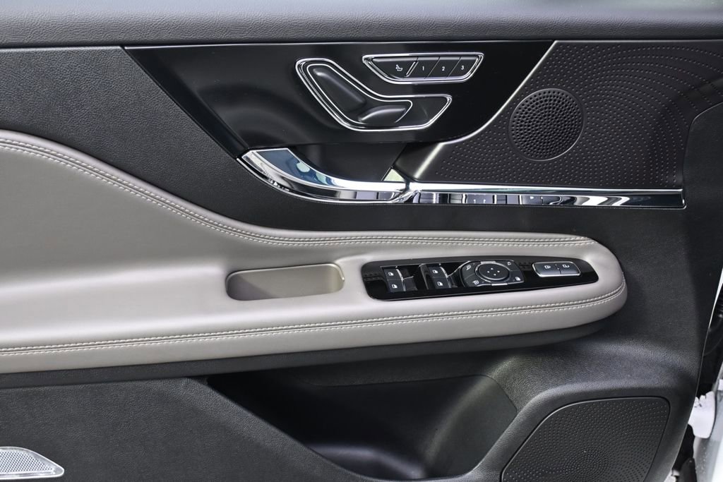 New 2026 Lincoln Corsair Reserve w/ Jet Appearance Package image 22