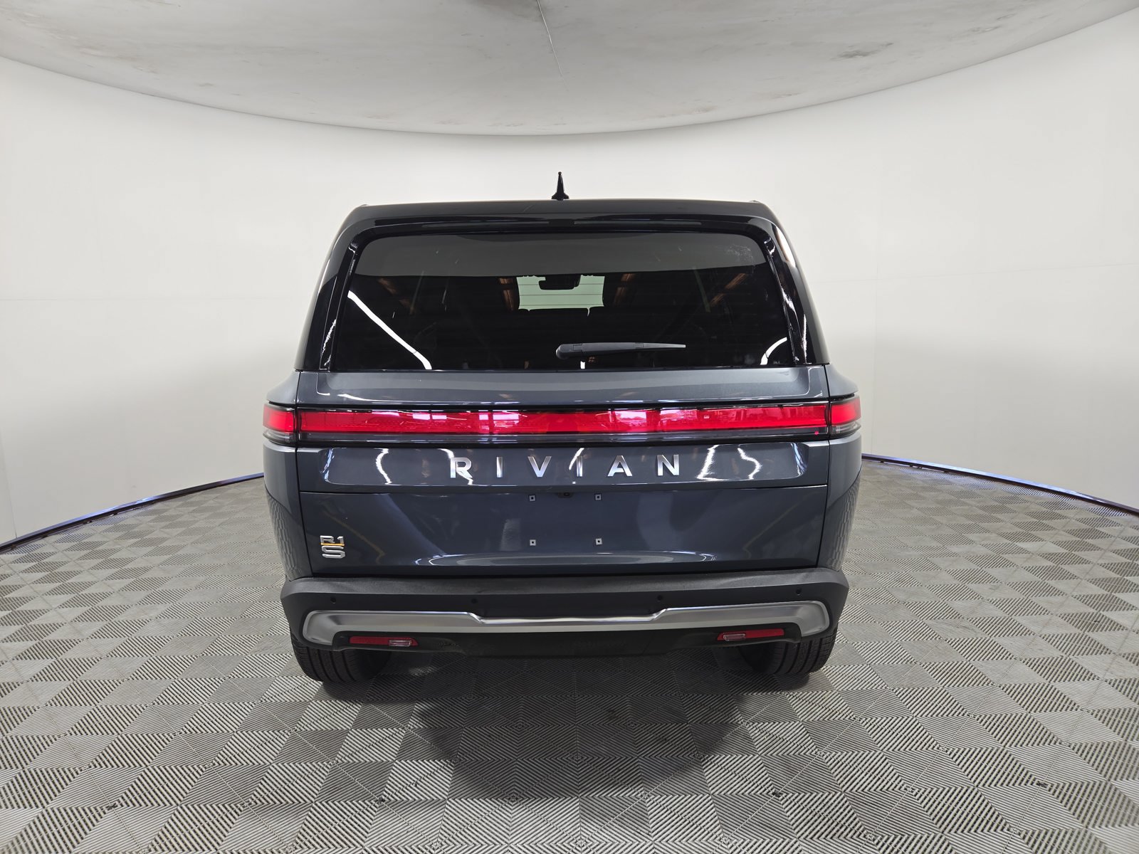 Used 2022 Rivian R1S Launch Edition Quad AWD/4WD image 4