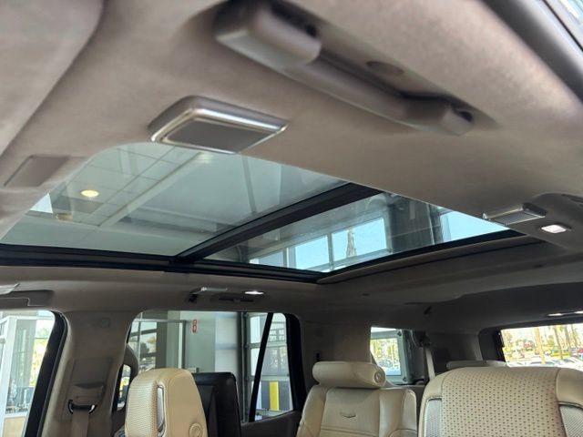 Used 2025 Cadillac Escalade Sport Platinum AWD/4WD image 17