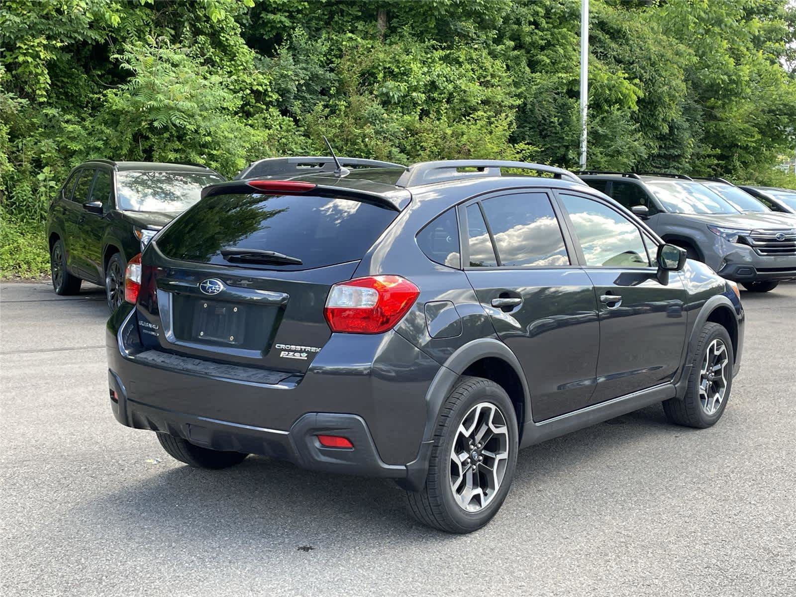 Used 2016 Subaru Crosstrek 2.0i Premium w/ Moonroof Package AWD/4WD image 5