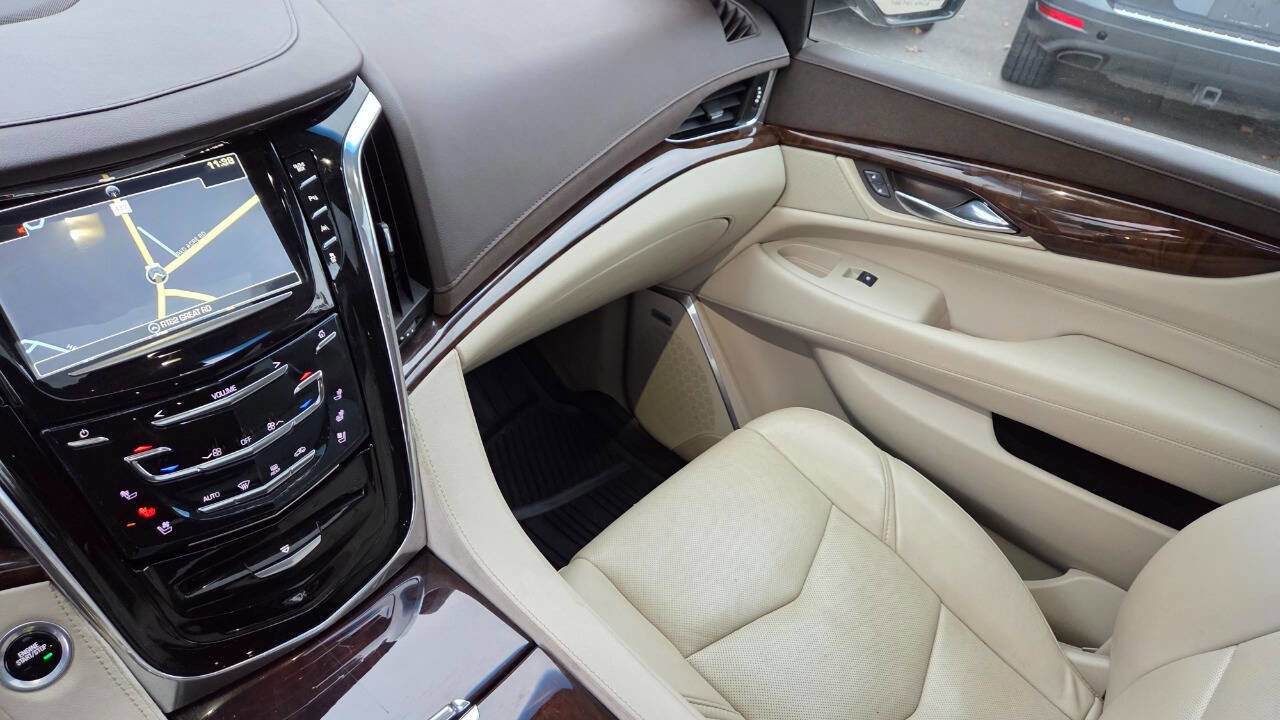 Used 2016 Cadillac Escalade ESV Premium image 45