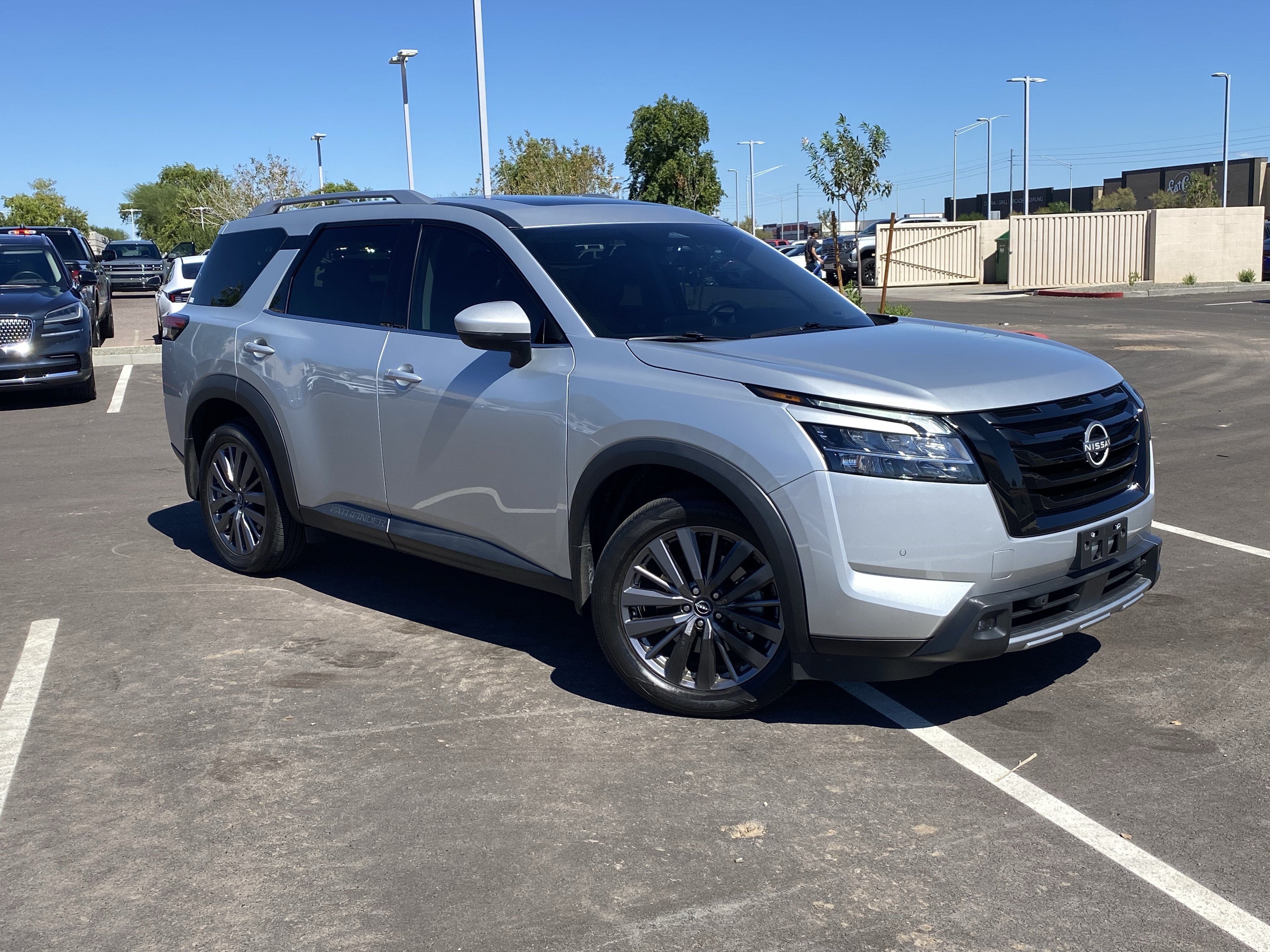 Used 2024 Nissan Pathfinder SL w/ SL Premium Package FWD image 36
