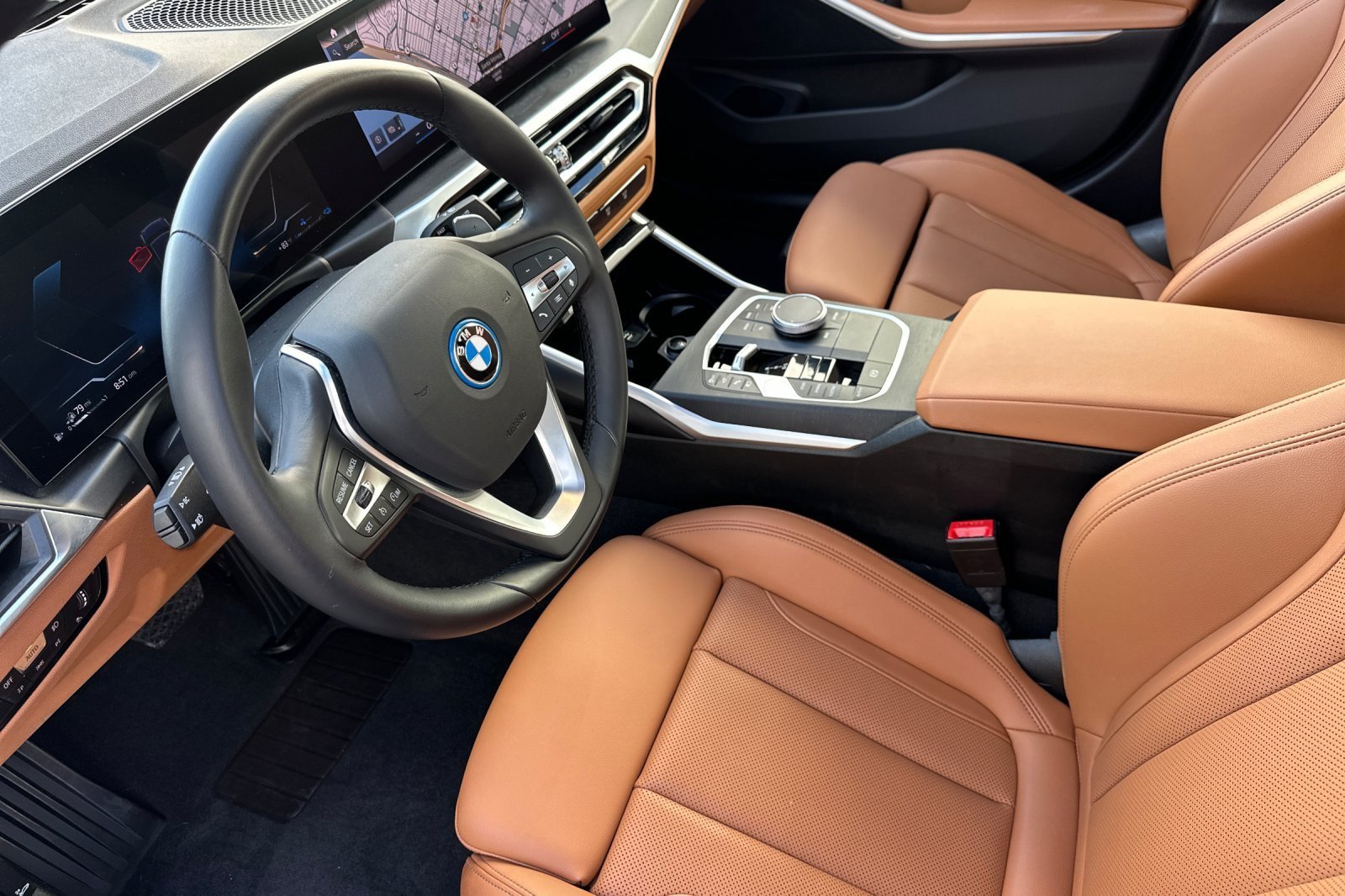 Used 2024 BMW 330e w/ Convenience Package RWD image 9