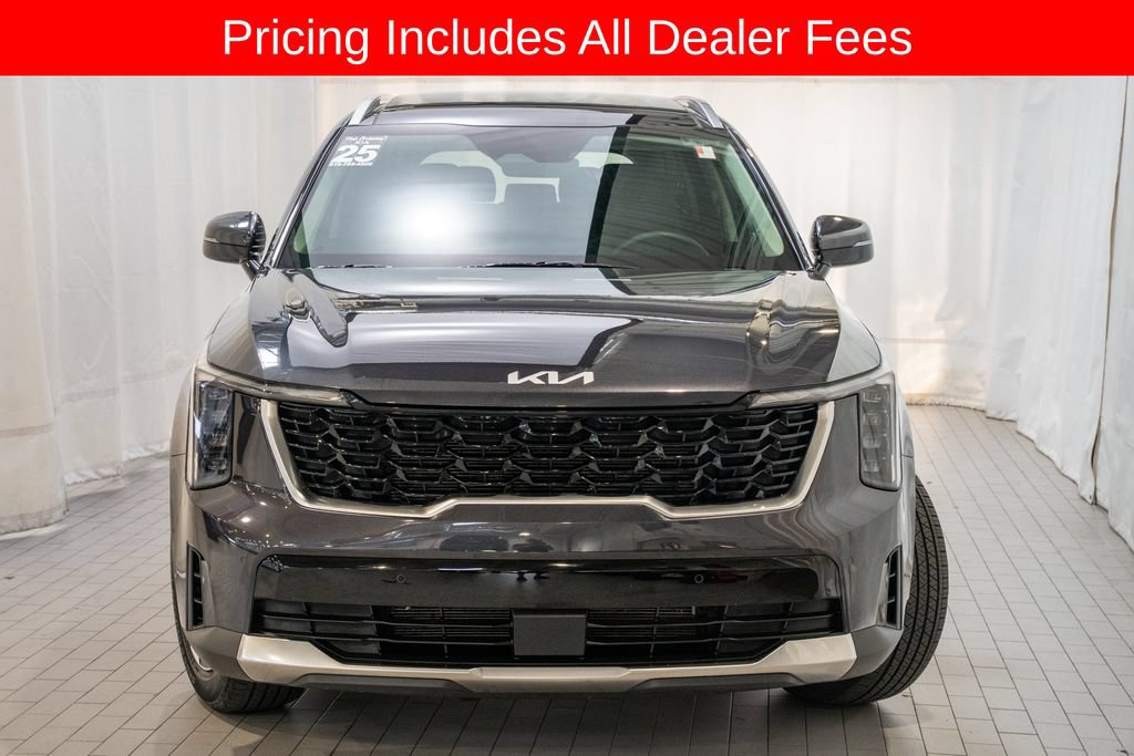 Used 2025 Kia Sorento S w/ Panoramic Sunroof Package FWD image 2