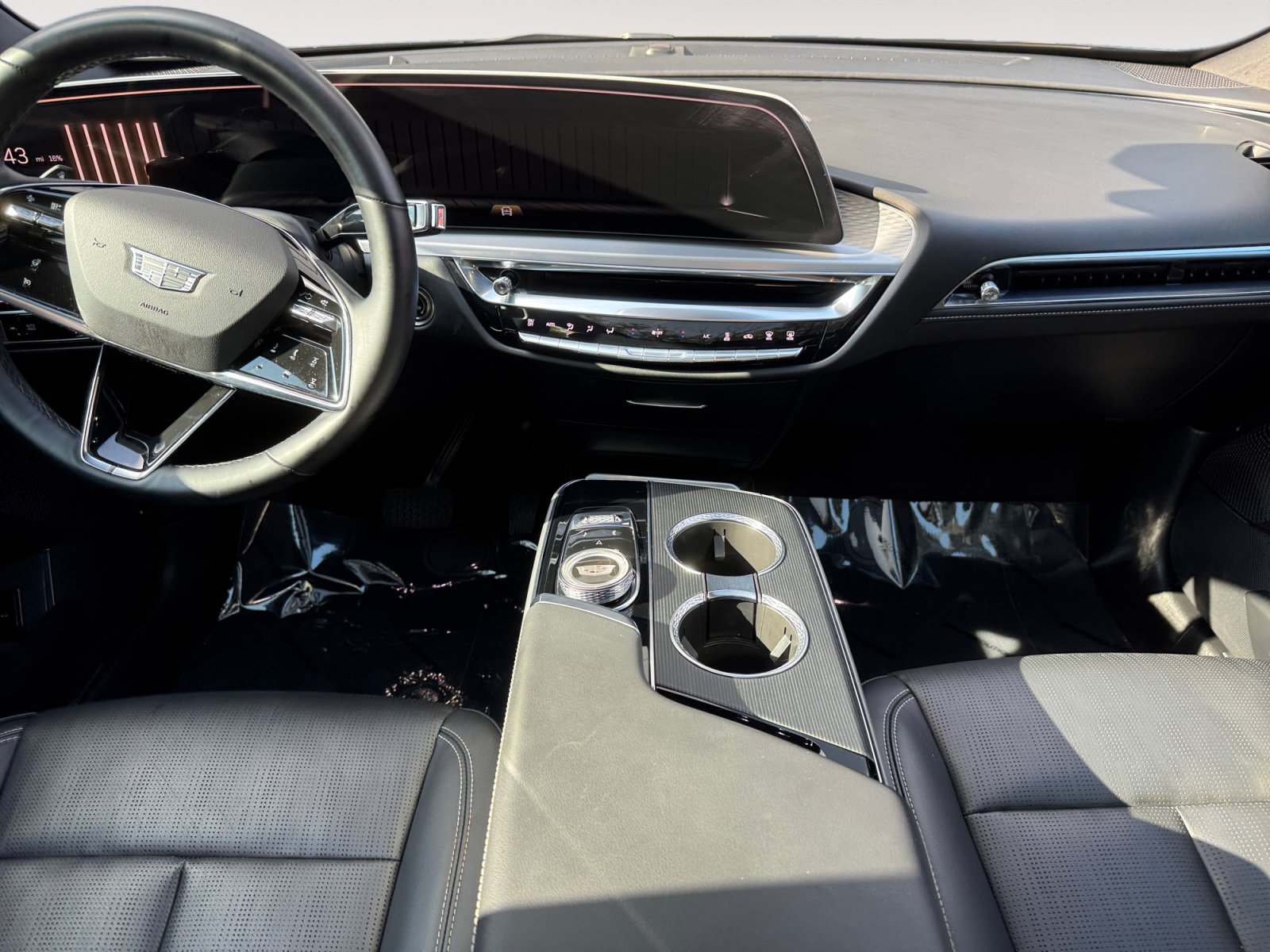 Used 2024 Cadillac Lyriq Luxury AWD/4WD image 11