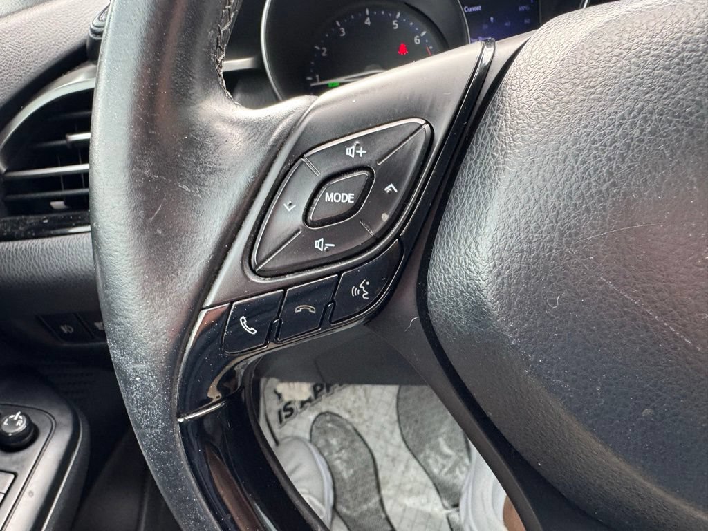 Used 2018 Toyota C-HR XLE FWD image 17
