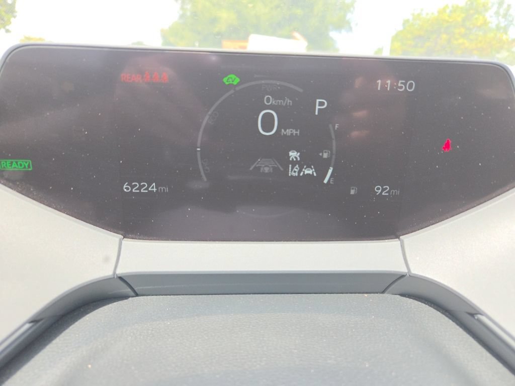 Used 2024 Toyota Prius XLE FWD image 13