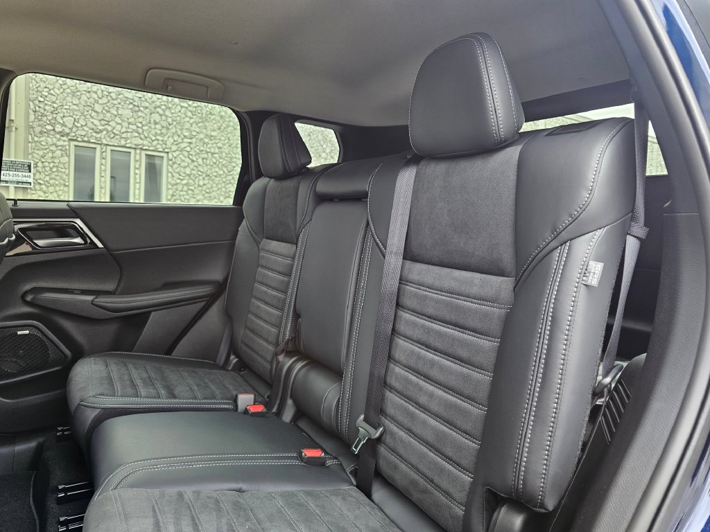 New 2026 Mitsubishi Outlander SE AWD/4WD image 14